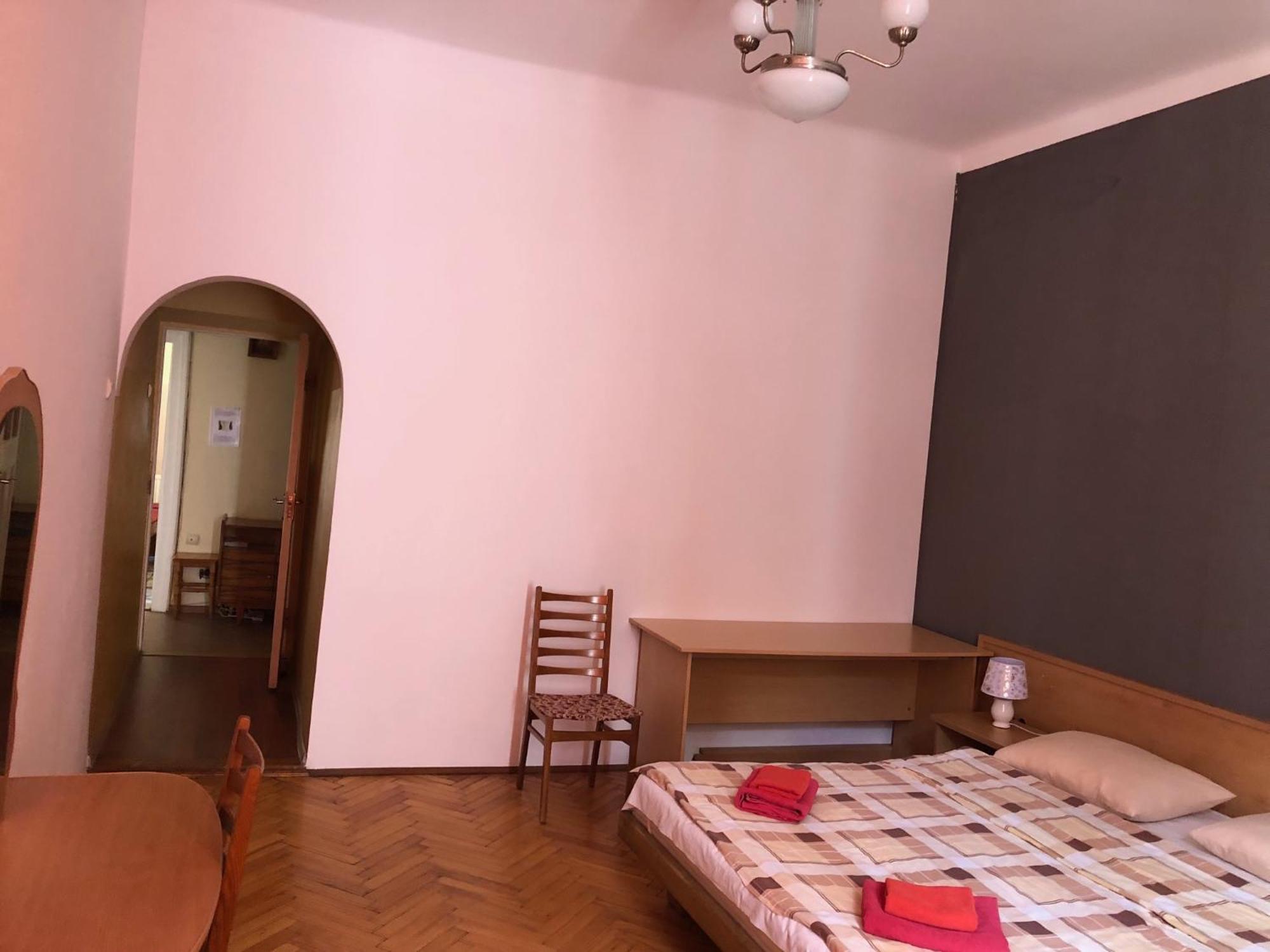 Apartment On Svobody Avenue ลวีฟ ภายนอก รูปภาพ